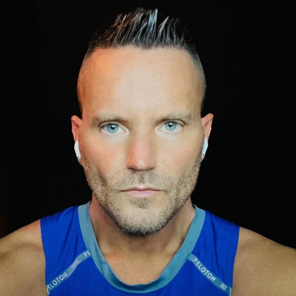 Meet your Posher, Aaron - Picture 5 of 5